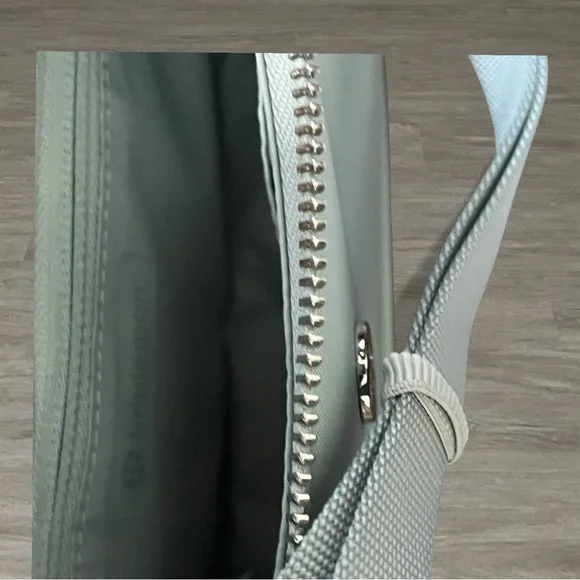 LULULEMON City Essentials Mini Shoulder Bag Pelican NWT Crossbody - Picture 3 of 4
